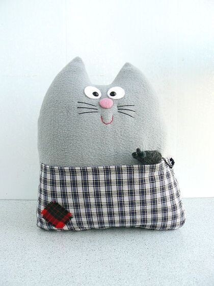 Котик с мышкою дружили