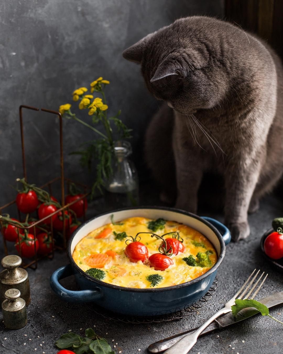 А разве эти красные штучки съедобные