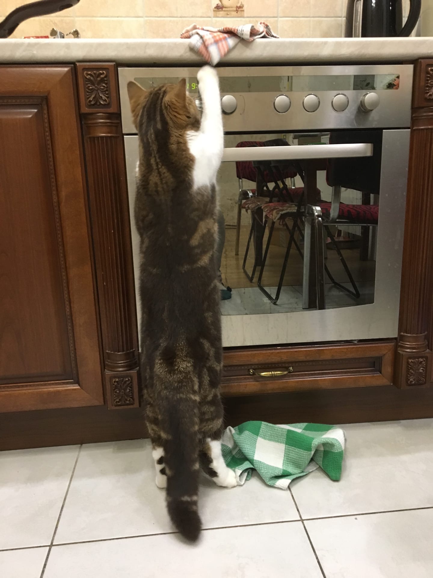 Осталось только стол протереть и полы, потом буду отдыхать