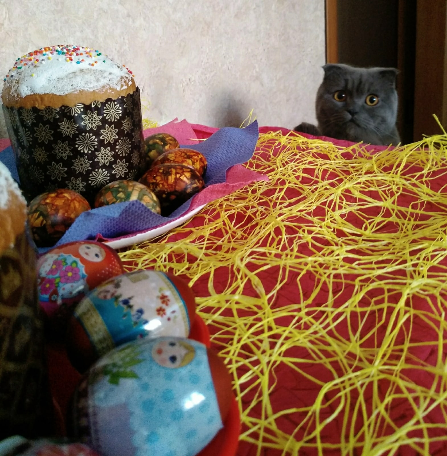 Столько вкусняшек наделали, хоть бы меня угостили